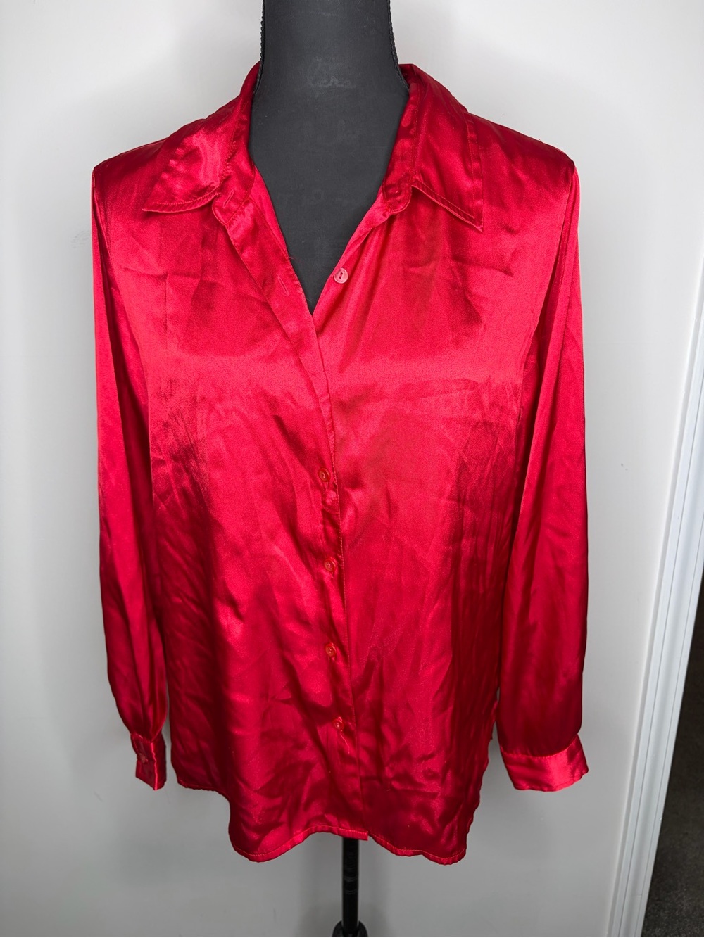 Vintages Silky Red Button-Front Women’s Blouse